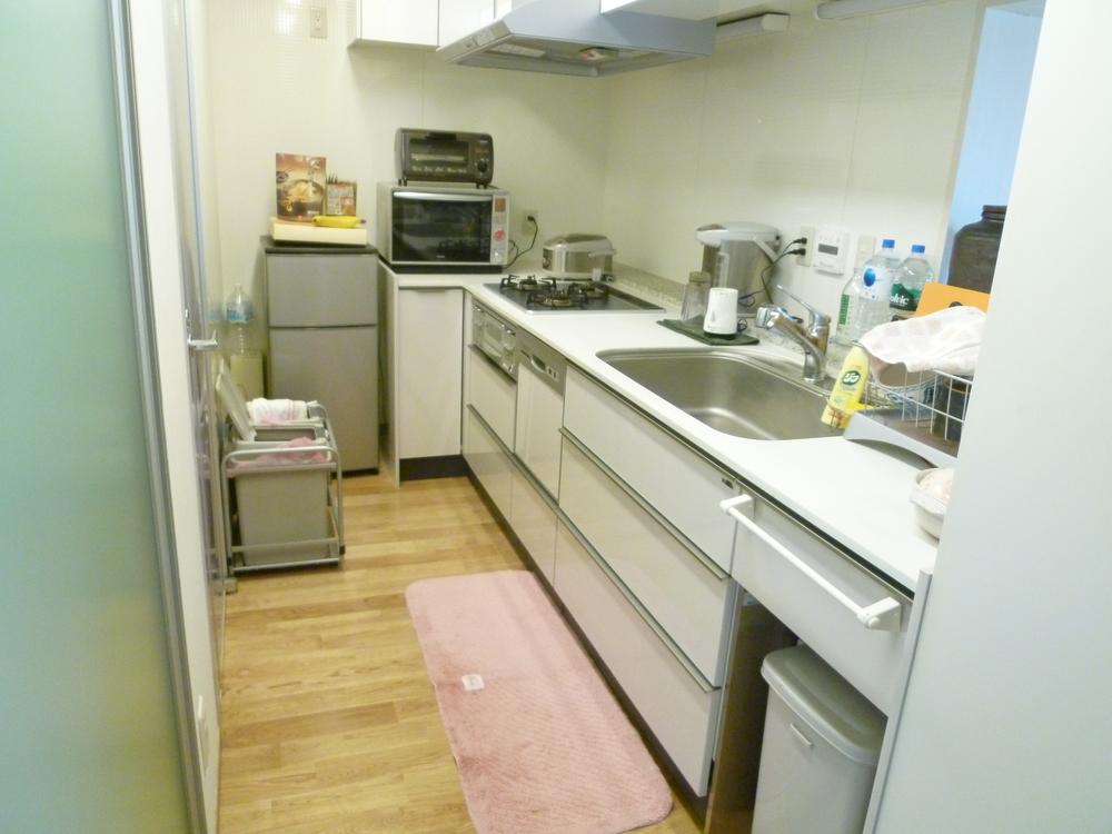 Kitchen. Room (May 2013) Shooting