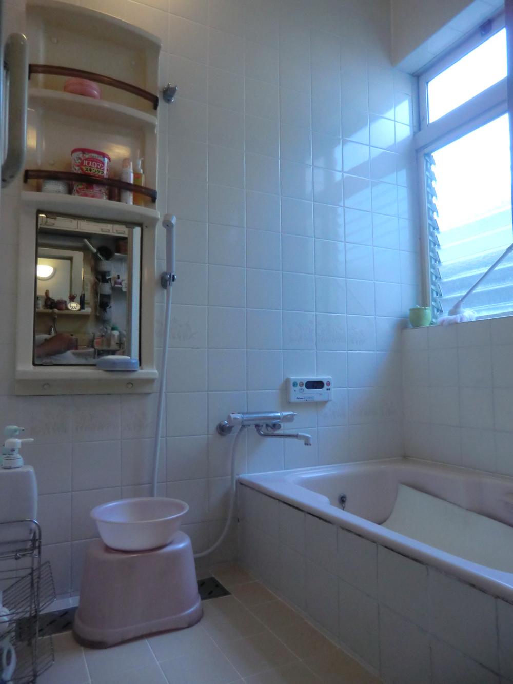 Bathroom. Indoor (July 2013) Shooting