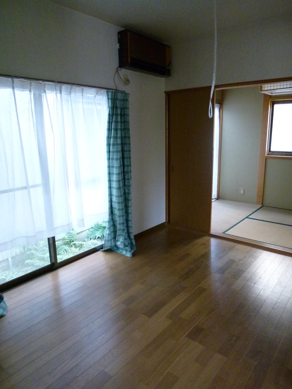 Living. It is living that can enter and leave even to Tsukaimichi various and convenient storage compartment.