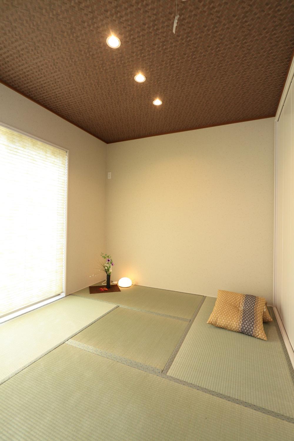 Non-living room.  [Building C Japanese-style room] Space of relaxation is living next to a Japanese-style room. 