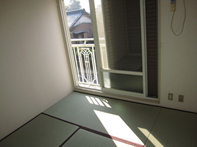 Living and room. It will have tatami good atmosphere