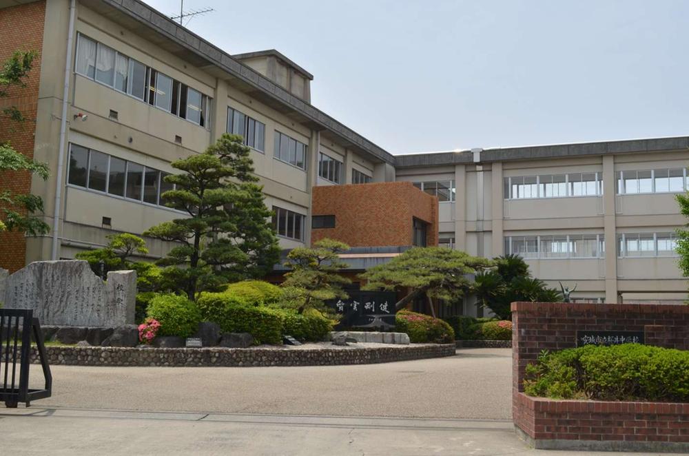 Junior high school. 775m until Anjo City Sakurai Junior High School