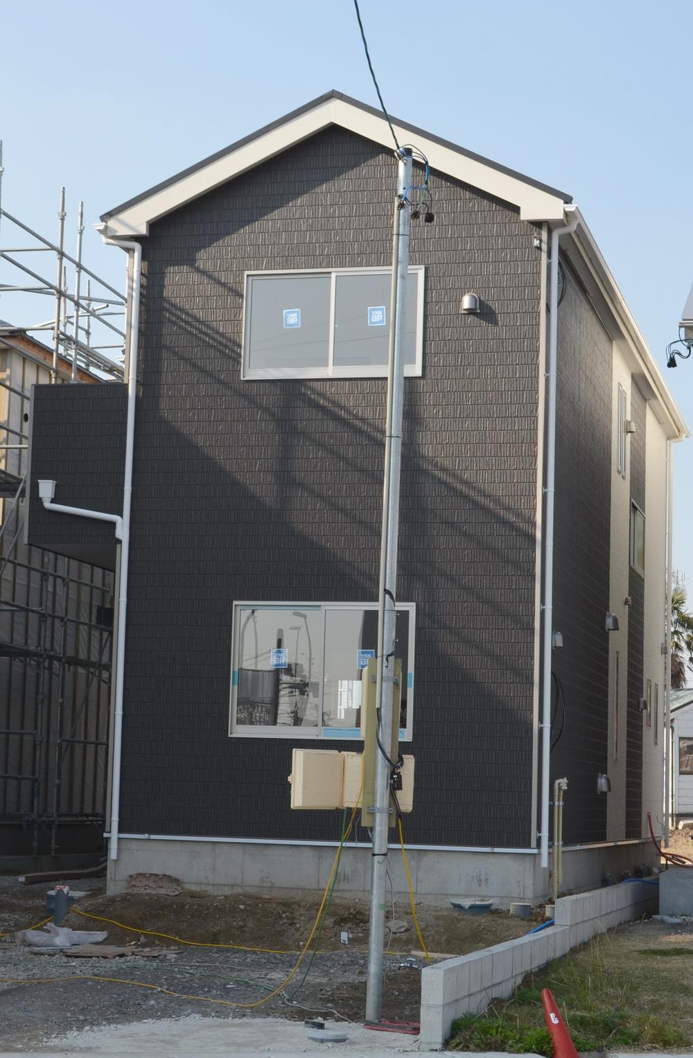 Local appearance photo. 1 Building