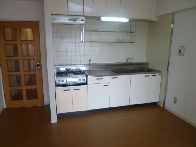 Kitchen. Spacious kitchen