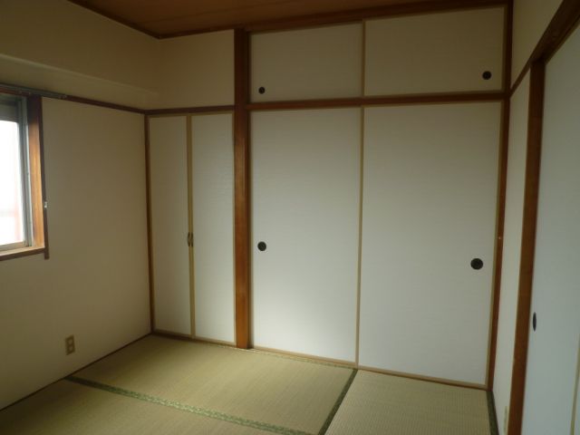 Living and room. Japanese-style room in which settle down