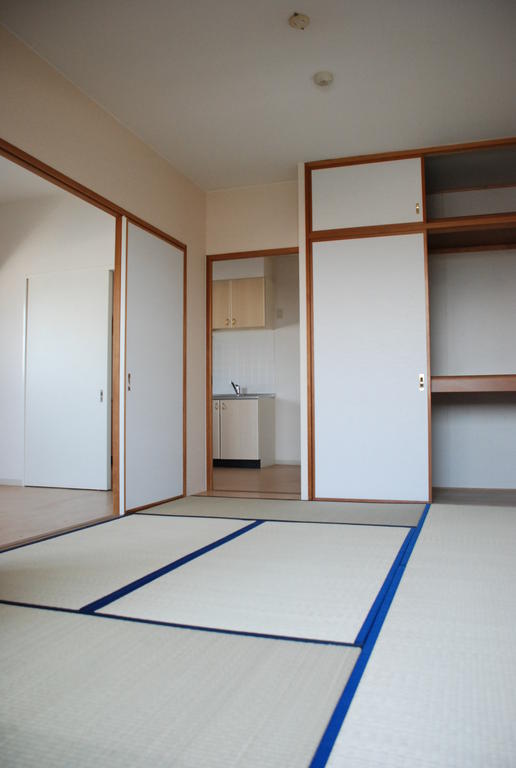Living and room. Storage-conditioned Japanese-style room