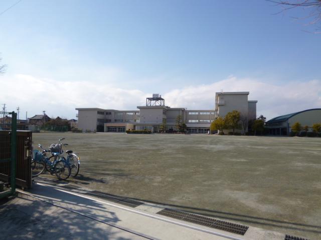 Primary school. Nihongi 800m up to elementary school