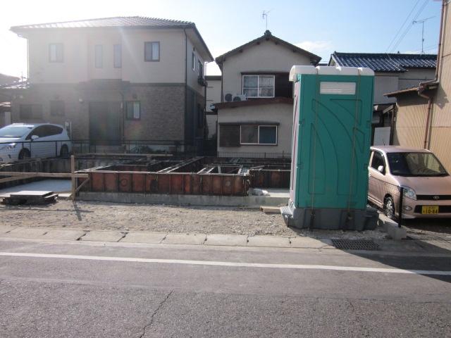 Local appearance photo. Local (12 May 2013) Shooting