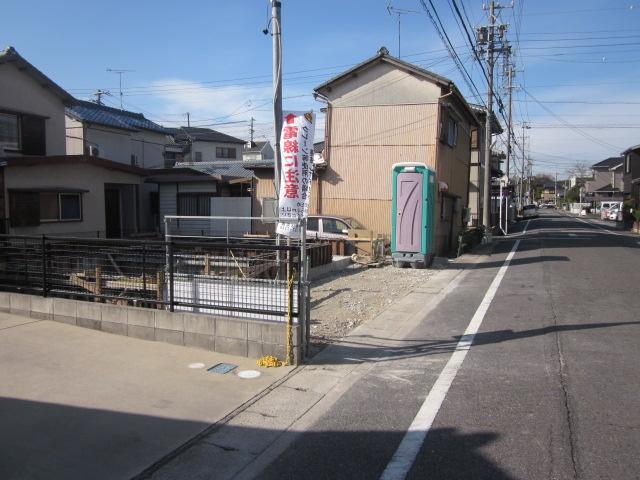 Local photos, including front road. Local (12 May 2013) Shooting