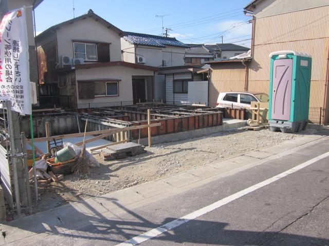 Local photos, including front road. Local (12 May 2013) Shooting