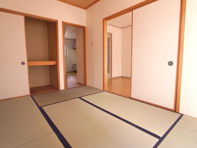Living and room. It is a Japanese-style room with a closet