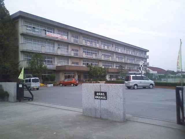 Junior high school. 1470m to municipal depreciation Johoku junior high school  Walk 19 minutes