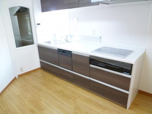 Kitchen. All-electric! System kitchen with a dishwasher ☆
