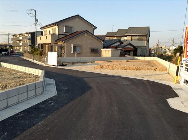 Local photos, including front road. Local 2013 in early December shooting