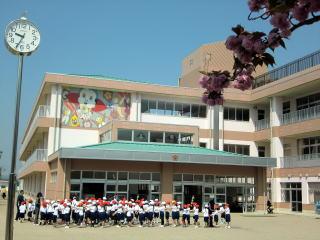 Primary school. 318m until Anjo City Sakurai Elementary School