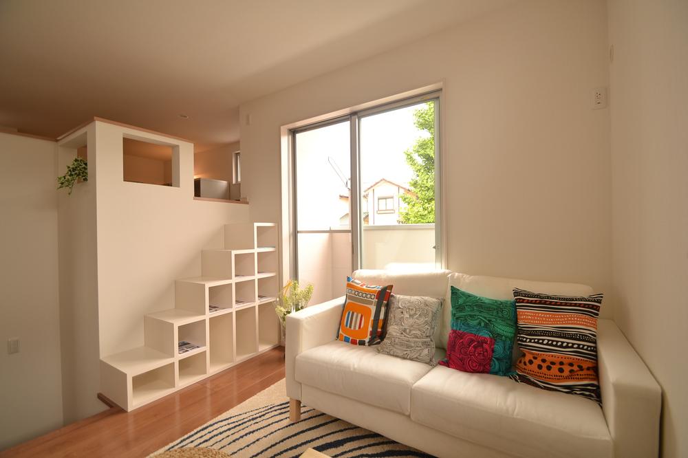 Same specifications photos (living)