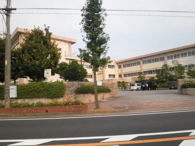 Primary school. Nishikicho up to elementary school (elementary school) 595m