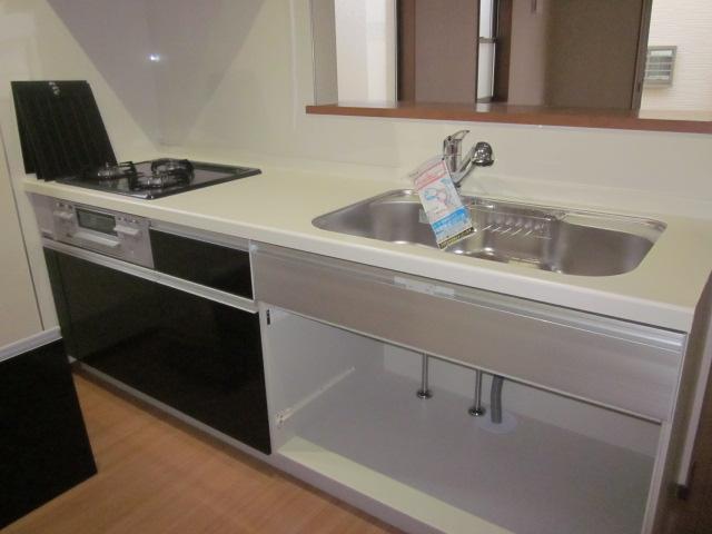 Same specifications photo (kitchen). Indoor (12 May 2013) Shooting