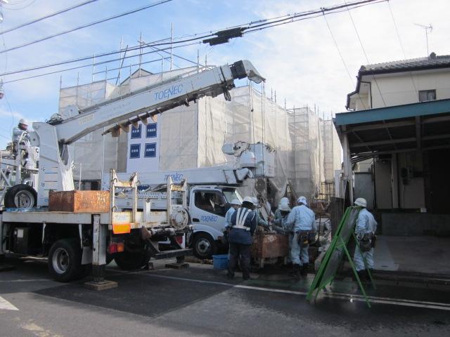 Local photos, including front road. Local (12 May 2013) Shooting