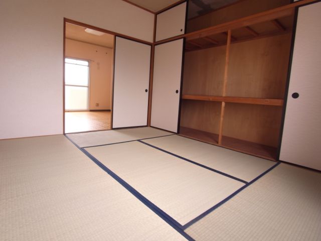 Living and room. Storage space with plenty of Japanese-style room