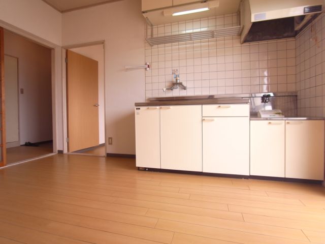 Kitchen. Kitchen tiled