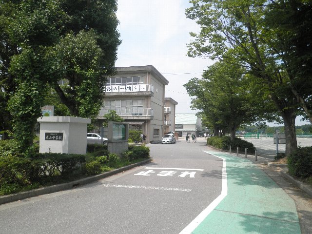 Junior high school. 1700m to Higashiyama junior high school (junior high school)