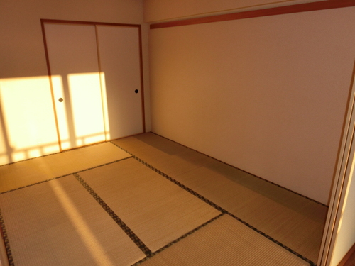 Living and room. Japanese-style room about 6.0 tatami