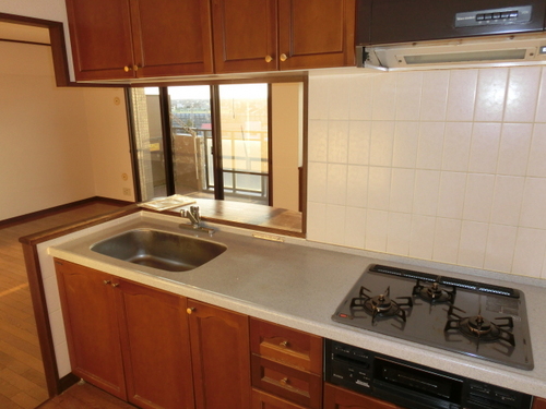 Kitchen. With a three-necked gas stove face-to-face counter kitchen about 3.1 tatami