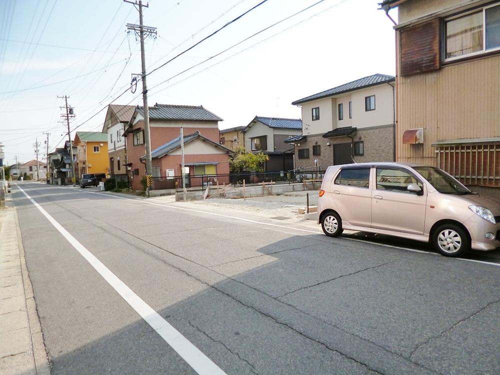 Local photos, including front road. Local (12 May 2013) Shooting