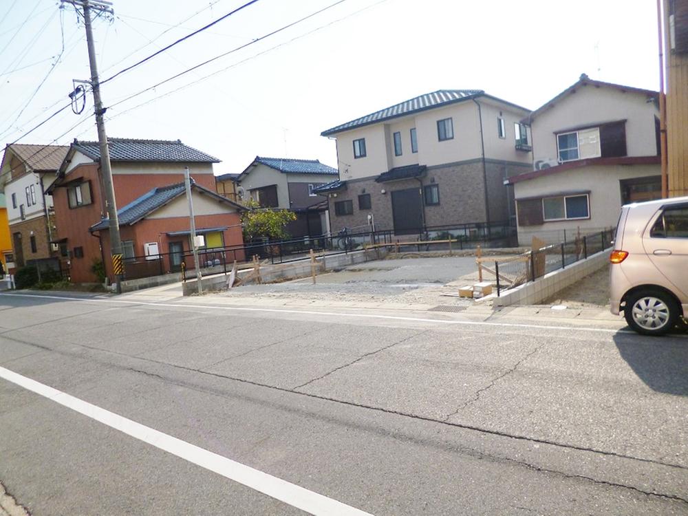 Local photos, including front road. Local (12 May 2013) Shooting