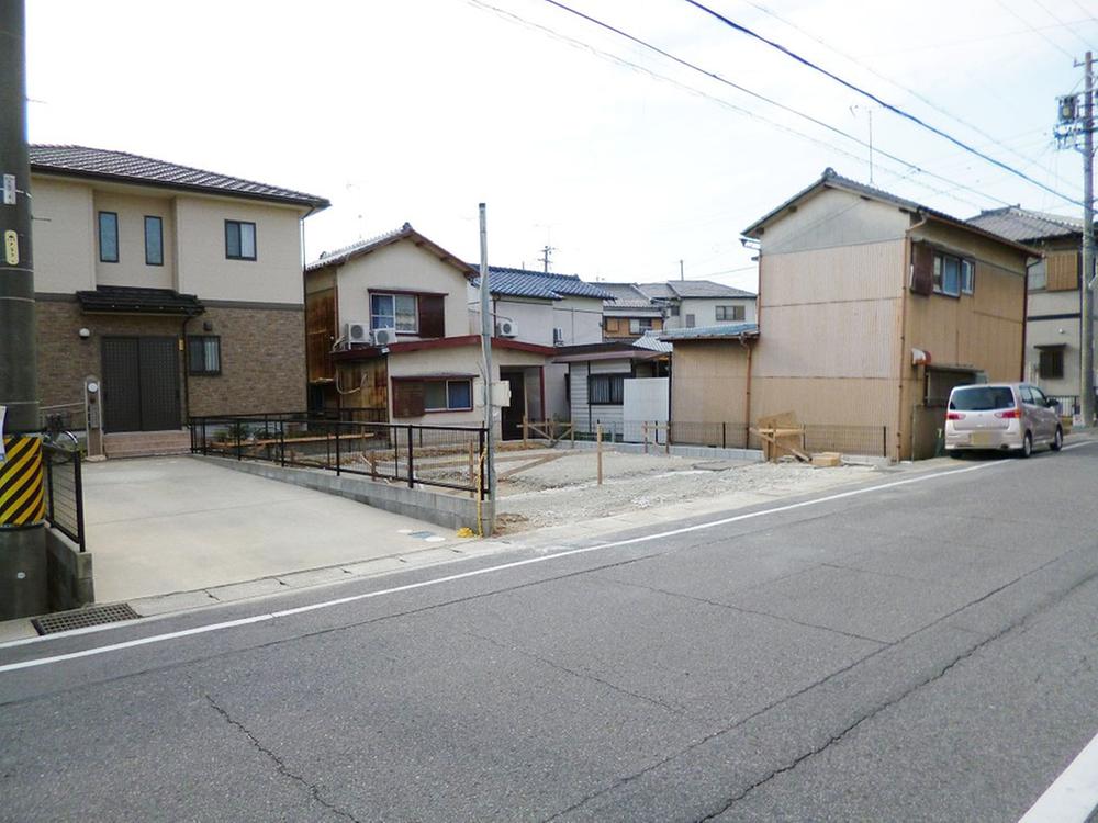 Local photos, including front road. Local (12 May 2013) Shooting