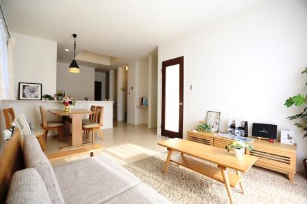 Same specifications photos (living)