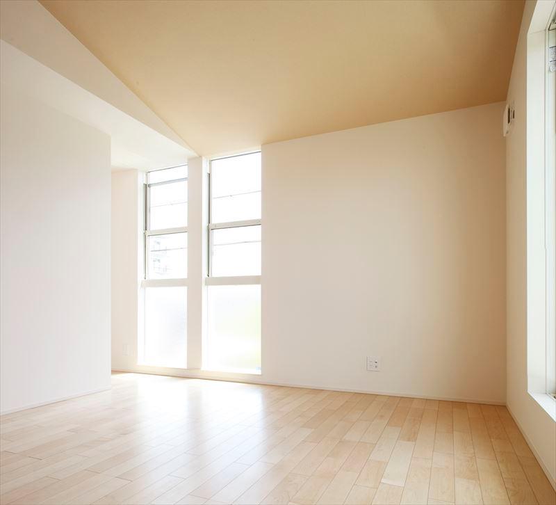 The main bedroom of building B Master Bedroom ceiling accents cross and tall high sash attractive. . Building B Master Bedroom