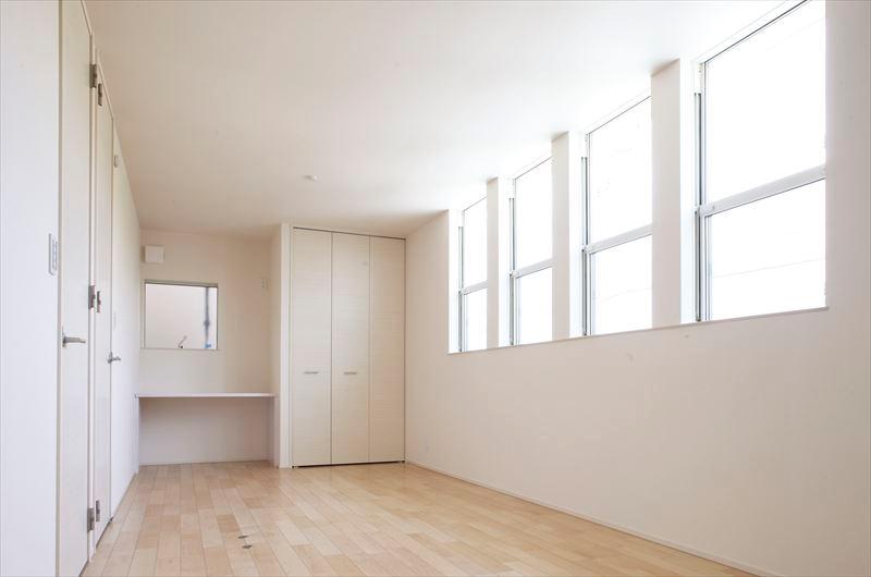 According to the growth of the B building Western-style children, 2 door 1 room that can Majikiriru it into two chambers. . Building B Western-style