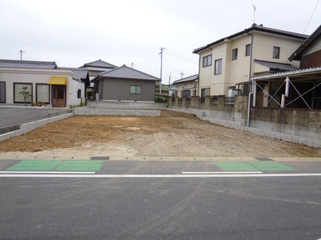 Local appearance photo. Local (10 May 2013) Shooting