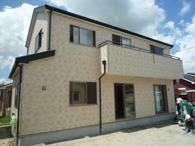 Living. Same specifications