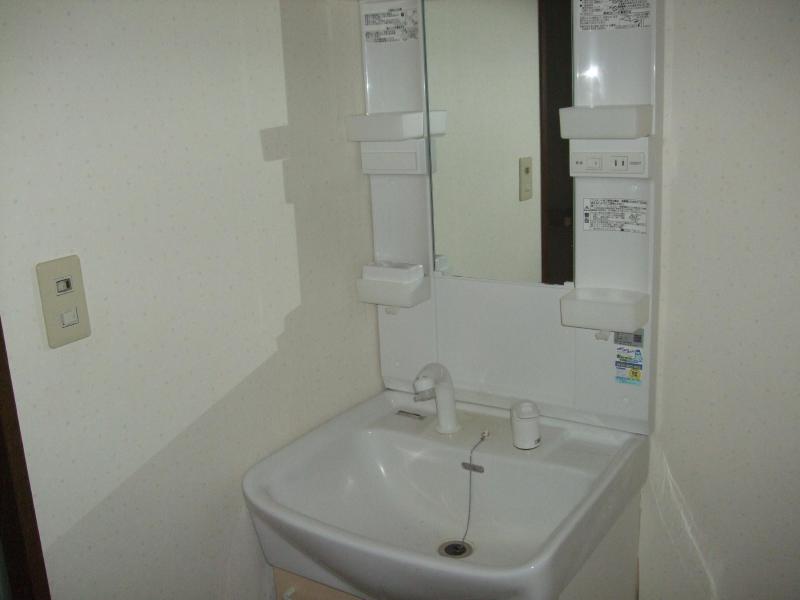 Washroom. Isomorphic type