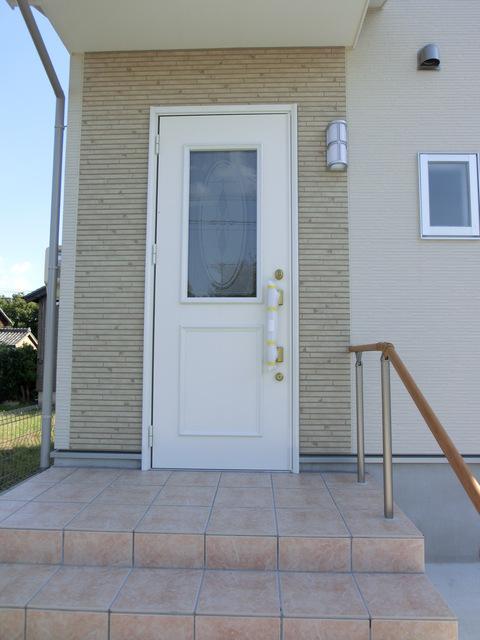 Entrance. 3 Building entrance 2013 November 8 shooting