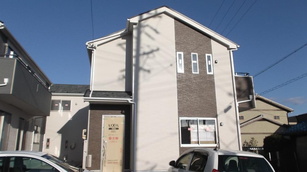 Local appearance photo. Local appearance photo Building 3