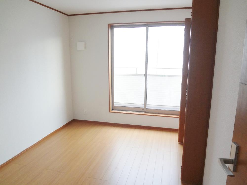 Non-living room. Indoor (11 May 2013) Shooting