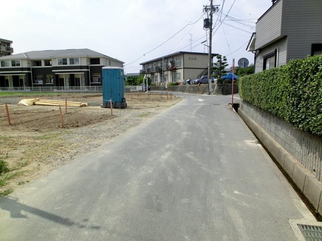 Local photos, including front road. Frontal road 2013 July 20 shooting