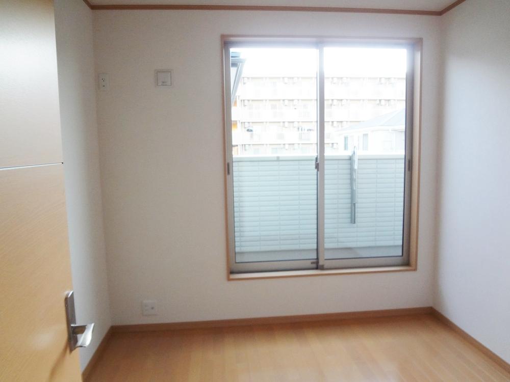 Non-living room. Indoor (10 May 2013) Shooting