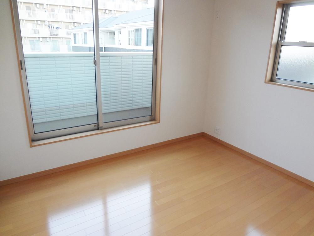 Non-living room. Indoor (10 May 2013) Shooting