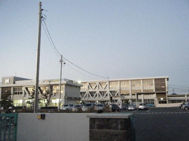 Primary school. Chiryu Municipal Chiryu until elementary school 491m