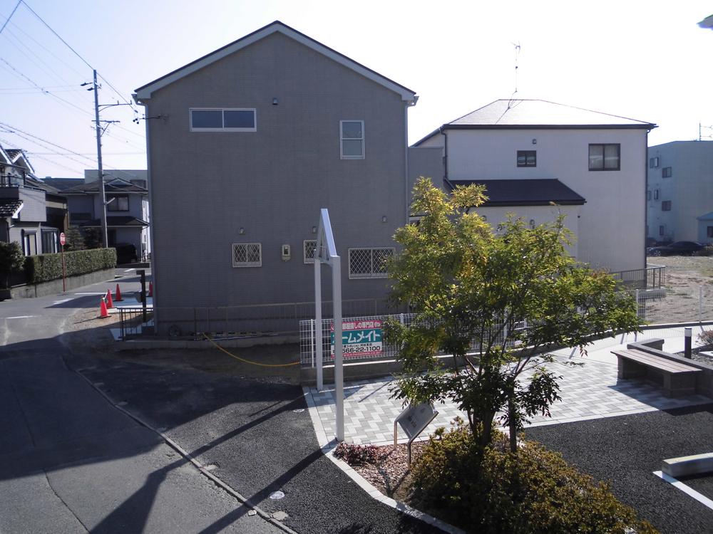 Local photos, including front road. Local appearance photo 2013 December 6 shooting * final limit 1 House! * Closing campaign held in!  * Quiet and green living environment! * Meitetsu "Ushida station" within walking distance! * Elementary school nearby! * Hebel power board of the house! 