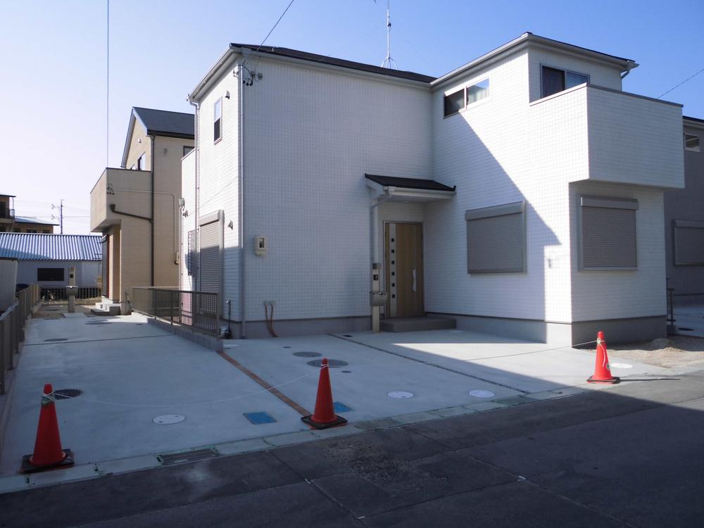 Entrance. Local appearance photo