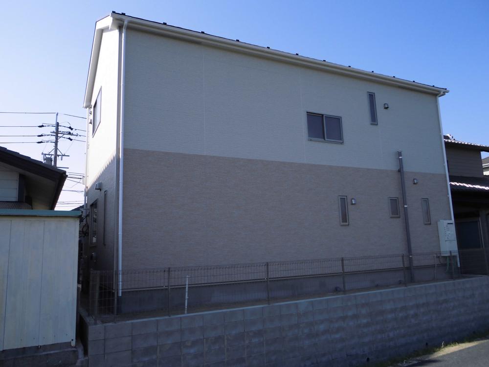 Local appearance photo. Local appearance photo December 2013 shooting