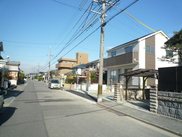 Local photos, including front road. Local (11 May 2013) Shooting