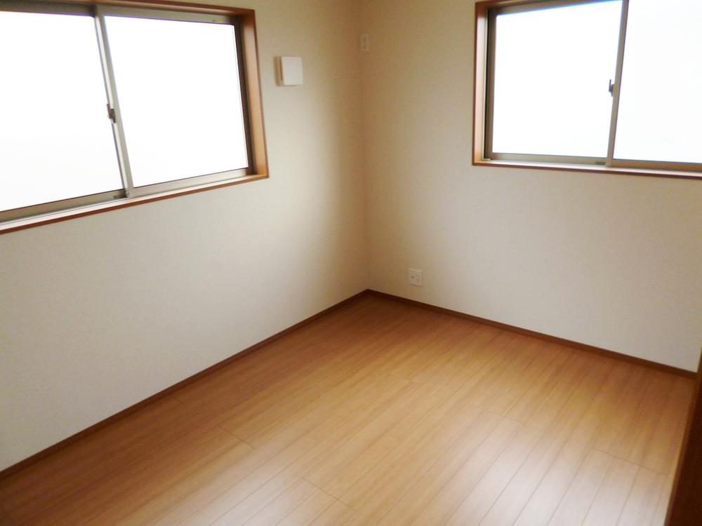 Non-living room. Indoor (12 May 2013) Shooting