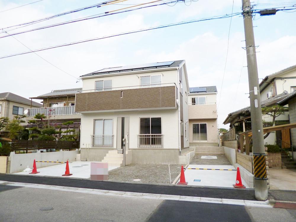 Local photos, including front road. Local (12 May 2013) Shooting